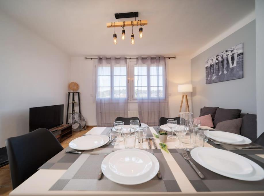 Appartement Tout Equipe Traversant 6 A 8 Couchages Marseille Kültér fotó