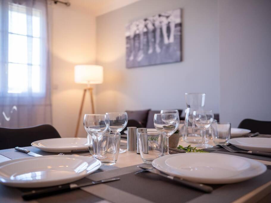 Appartement Tout Equipe Traversant 6 A 8 Couchages Marseille Kültér fotó