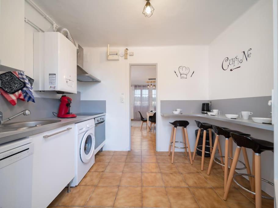 Appartement Tout Equipe Traversant 6 A 8 Couchages Marseille Kültér fotó