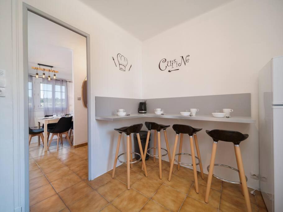 Appartement Tout Equipe Traversant 6 A 8 Couchages Marseille Kültér fotó
