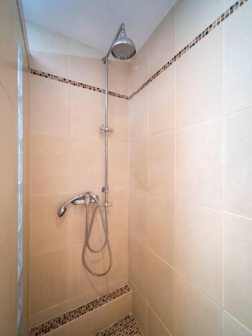 Appartement Tout Equipe Traversant 6 A 8 Couchages Marseille Kültér fotó